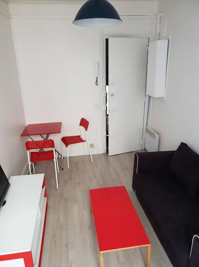 Cute And Quiet Appartment In Montmartre Paris Exterior photo